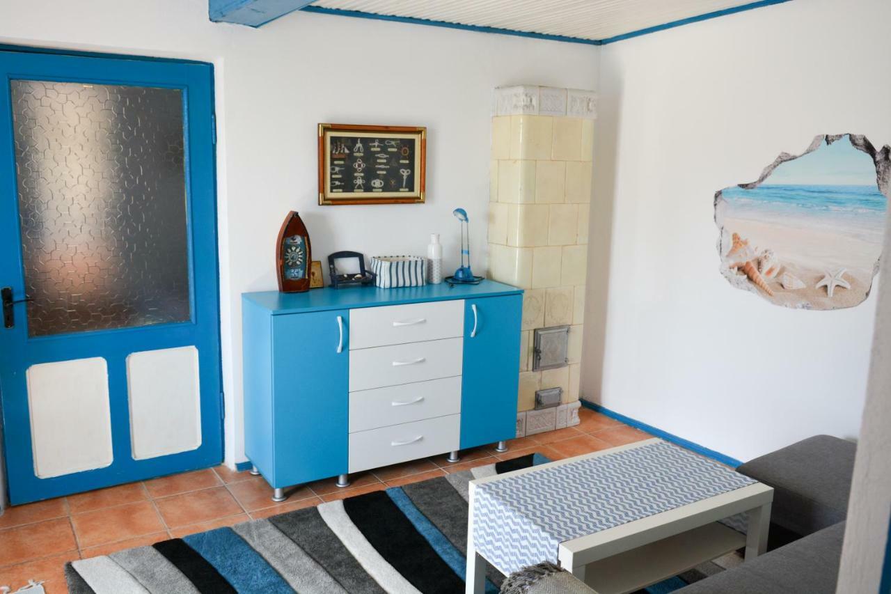 Sailors Guest House Юриловка Екстериор снимка
