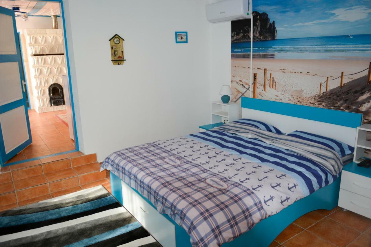 Sailors Guest House Юриловка Екстериор снимка