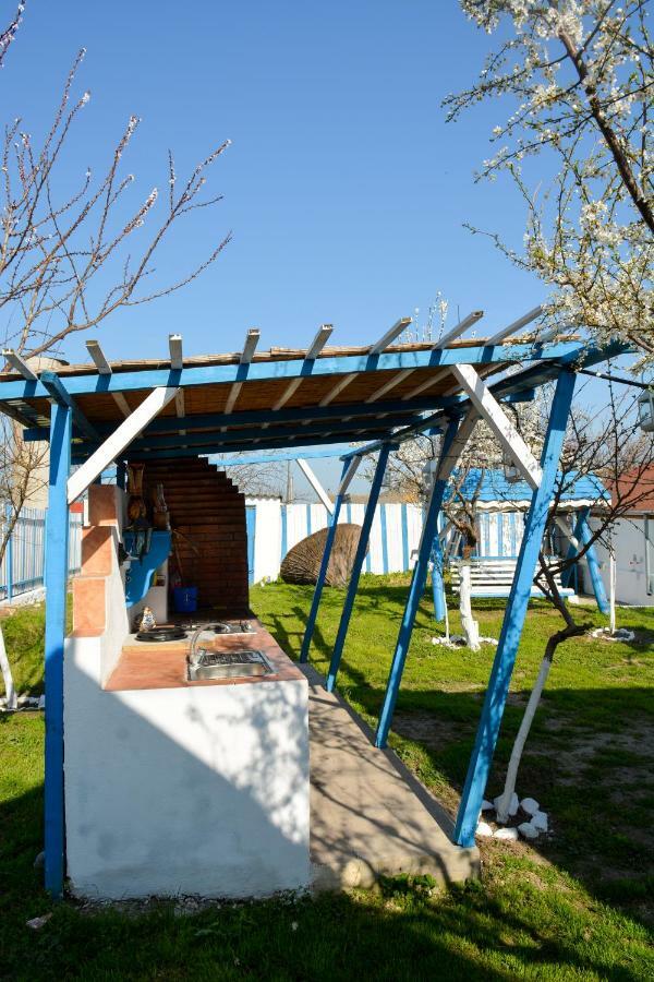 Sailors Guest House Юриловка Екстериор снимка