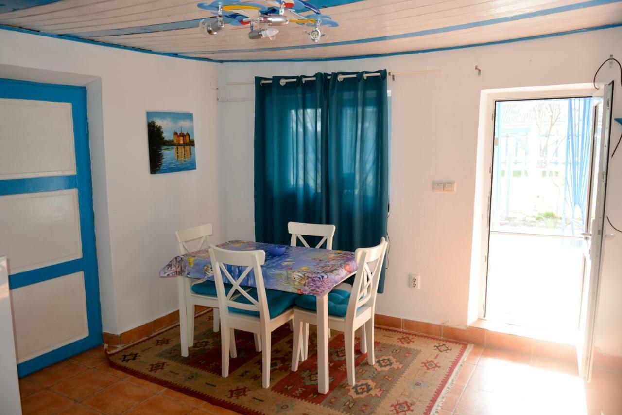 Sailors Guest House Юриловка Екстериор снимка